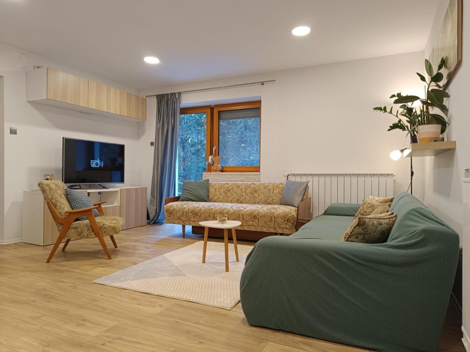 Hisa Vrhov Dol Holiday home